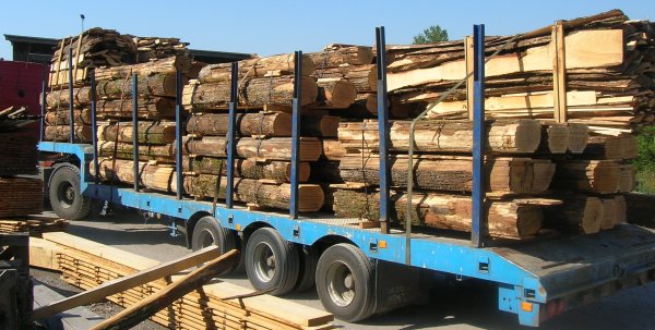 Camion charg de boules